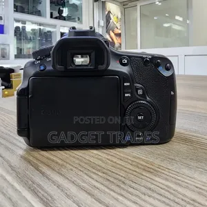 Canon Eos 60D Body and 18-55mm Kit Lens