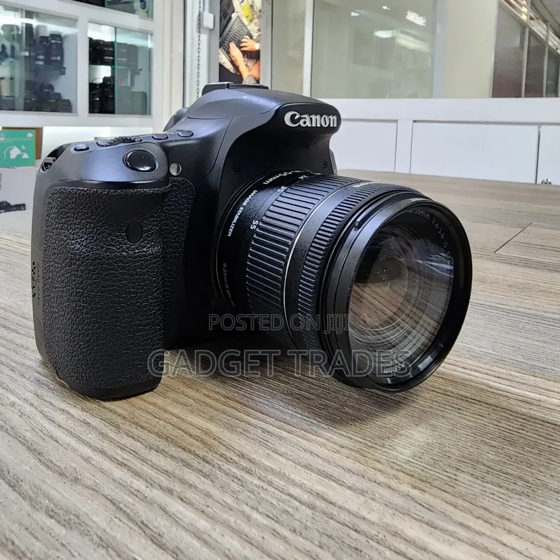 Canon Eos 60D Body and 18-55mm Kit Lens