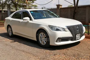 Toyota Crown 2014 White