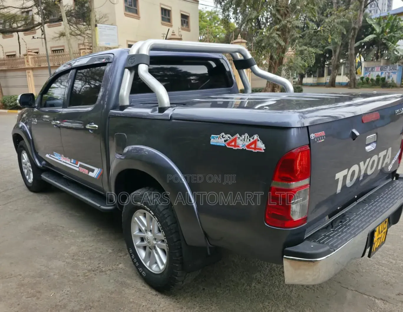 Toyota Hilux 2014 Gray