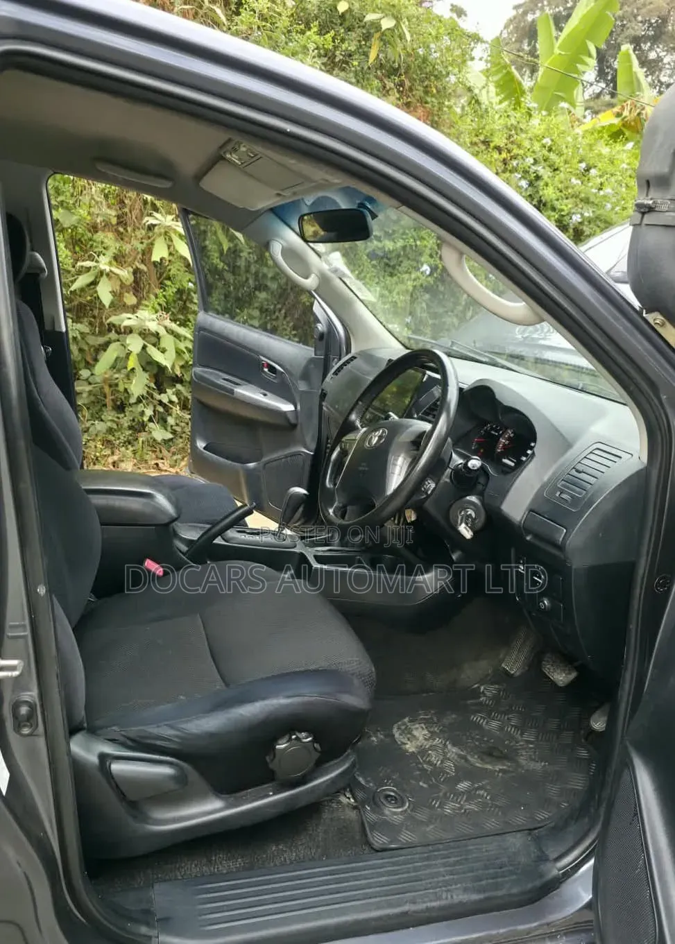 Toyota Hilux 2014 Gray