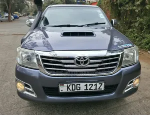 Toyota Hilux 2014 Gray