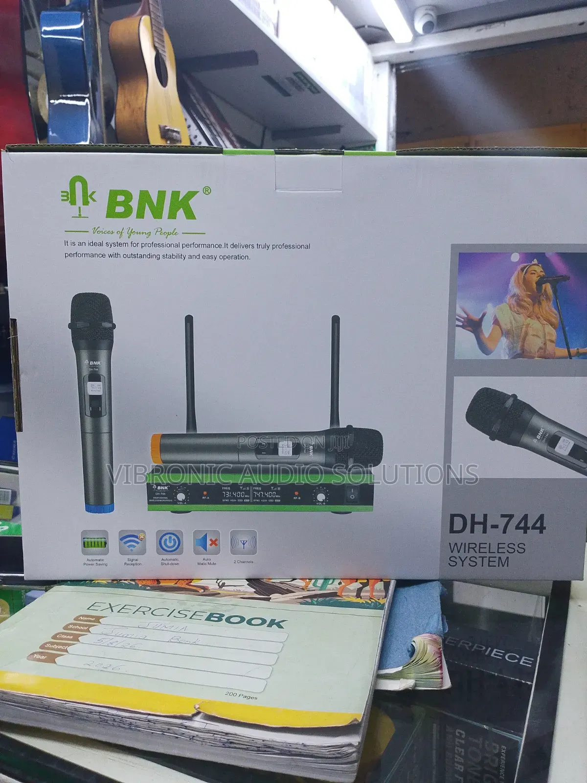 DH-744 Wireless Microphone System