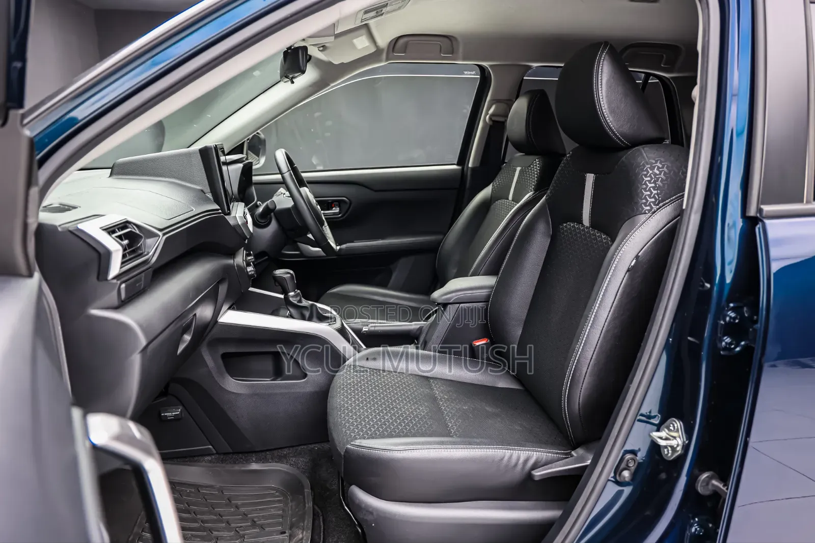 Daihatsu Rocky 2019 Blue