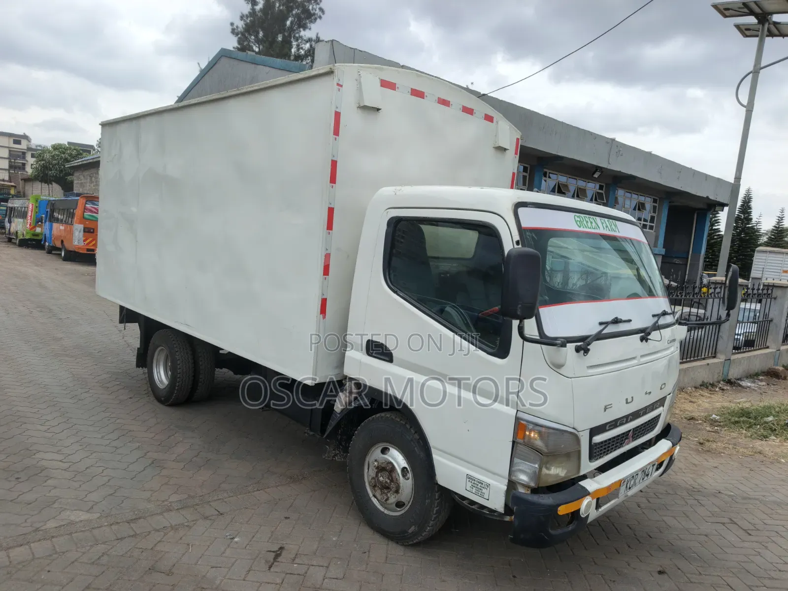 Mitsubishi Canter 33