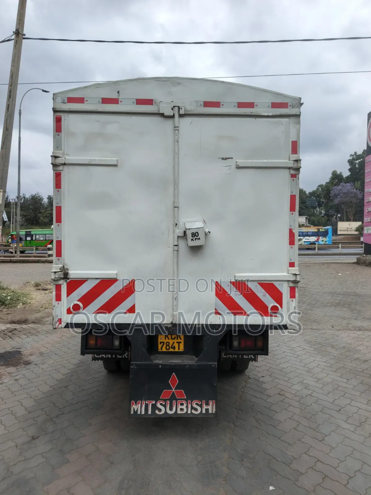 Mitsubishi Canter 33