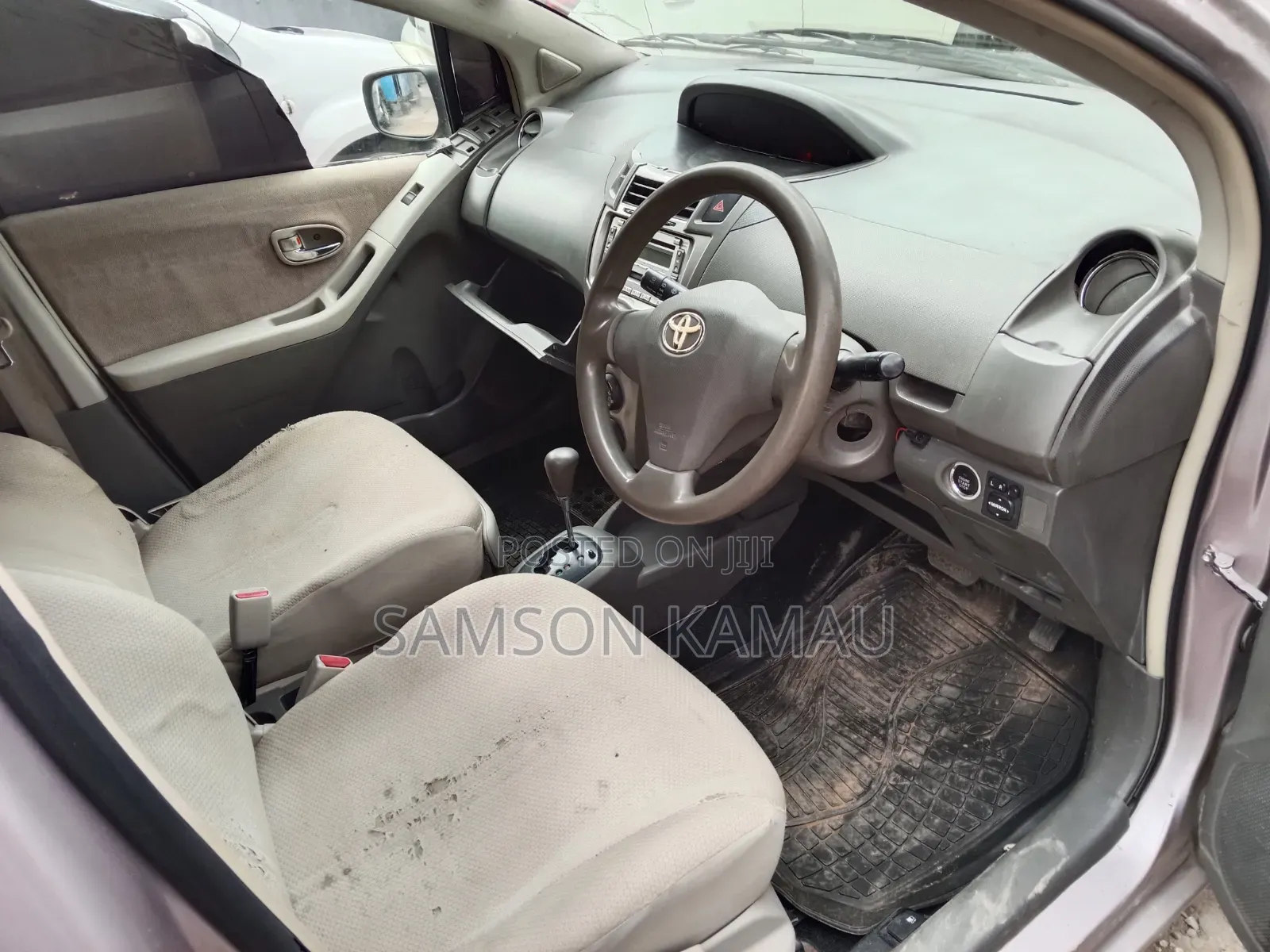 Toyota Vitz 2009 Pink