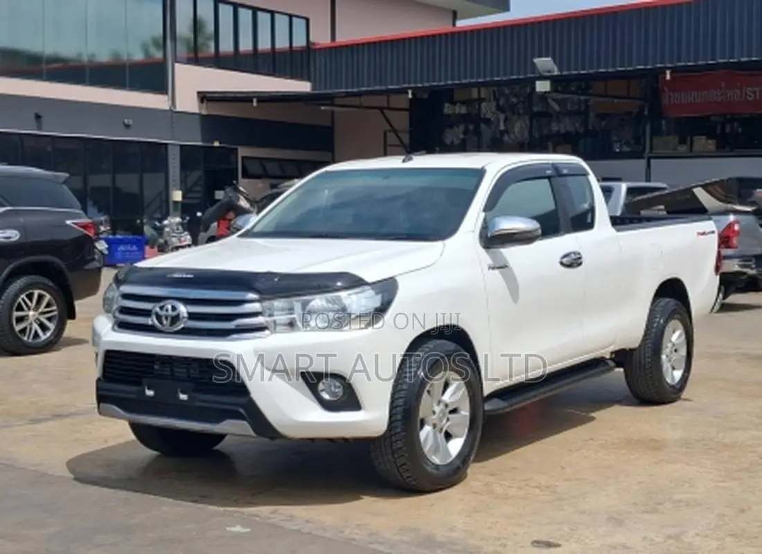 Toyota Hilux Revo Smart Cab Deisel 2.4 RWD 2019 Off white