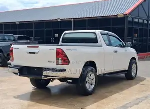Toyota Hilux Revo Smart Cab Deisel 2.4 RWD 2019 Off white