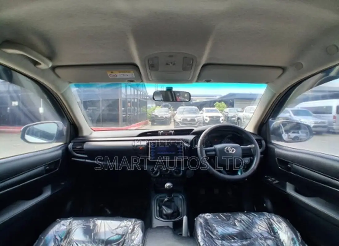 Toyota Hilux Revo Smart Cab Deisel 2.4 RWD 2019 Off white