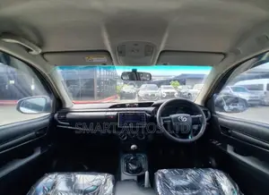 Toyota Hilux Revo Smart Cab Deisel 2.4 RWD 2019 Off white
