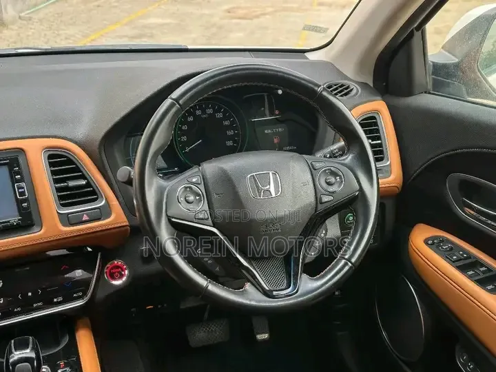 Honda Vezel 1.5 2WD 2019 White