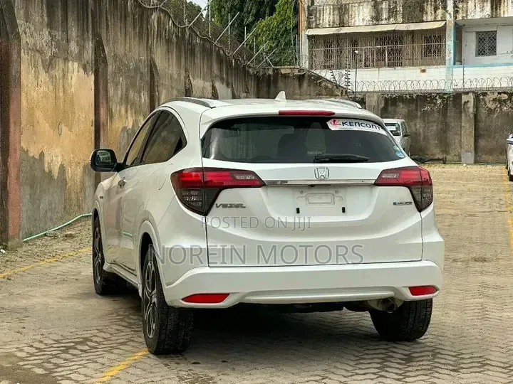 Honda Vezel 1.5 2WD 2019 White