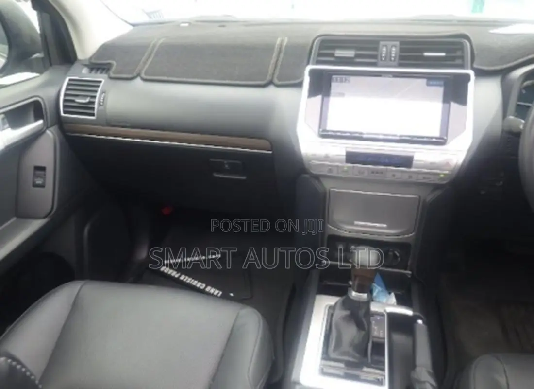 Toyota Land Cruiser Prado 2.8 2022 Gray