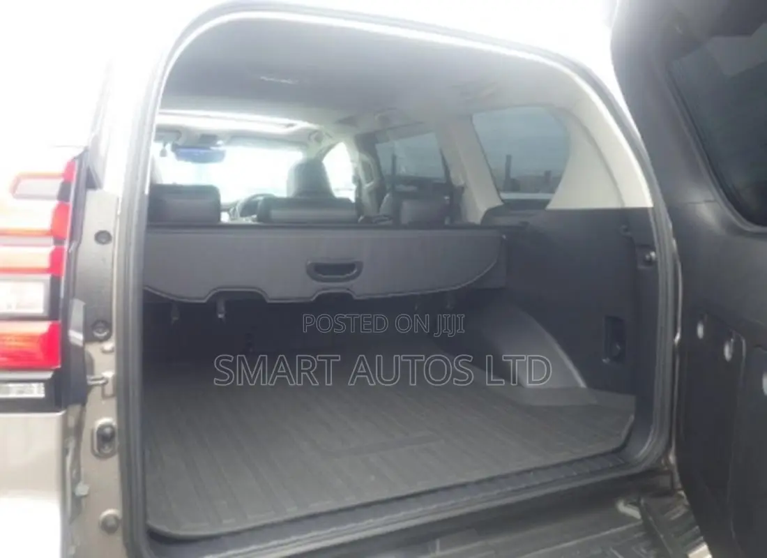Toyota Land Cruiser Prado 2.8 2022 Gray