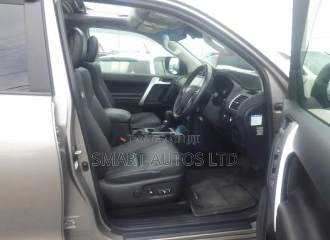 Toyota Land Cruiser Prado 2.8 2022 Gray