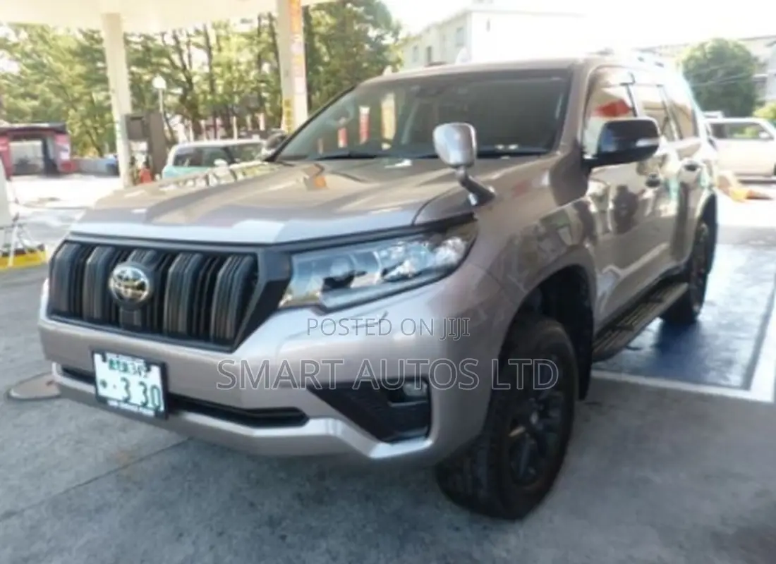 Toyota Land Cruiser Prado 2.8 2022 Gray