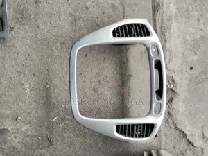 Toyota Kluger Console