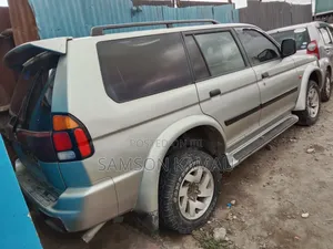 Mitsubishi Shogun 2000 Silver