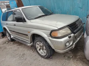 Mitsubishi Shogun 2000 Silver