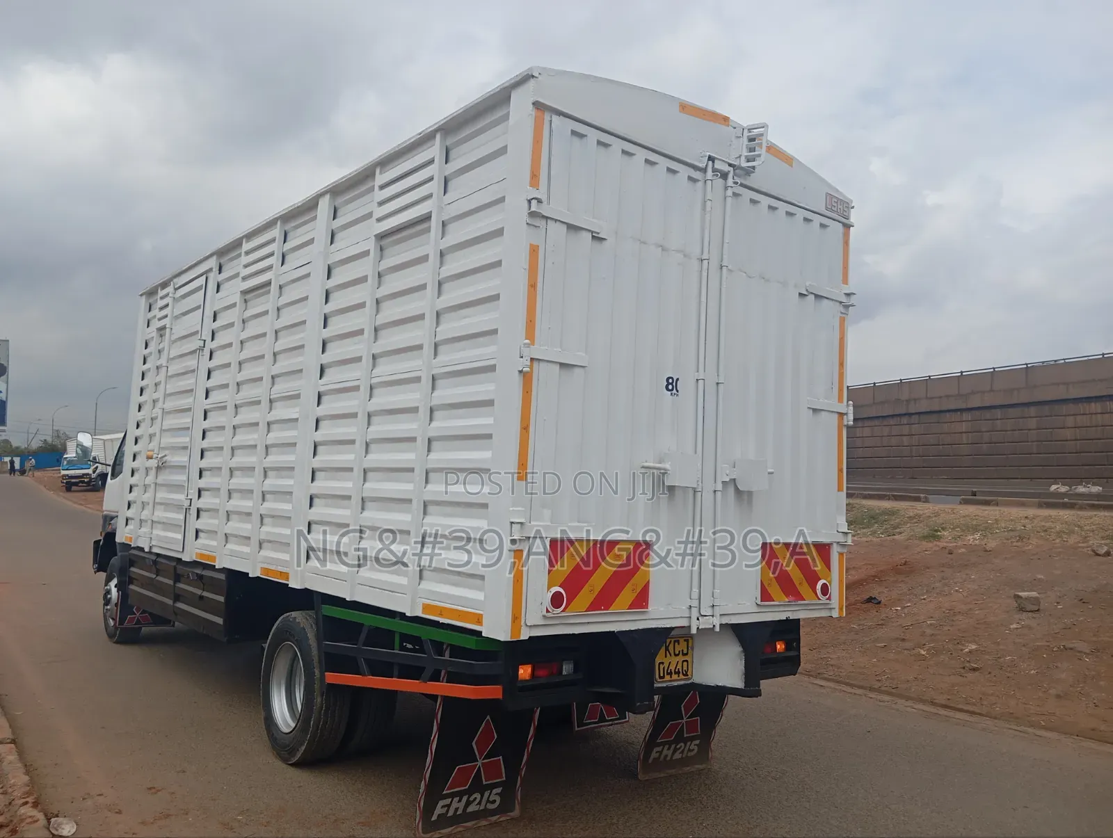 Mitsubishi Lorry FH 2016 White