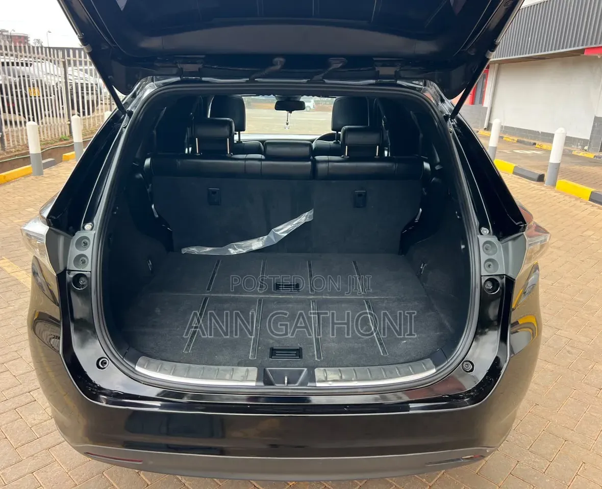 Toyota Harrier 2.0 2017 Black