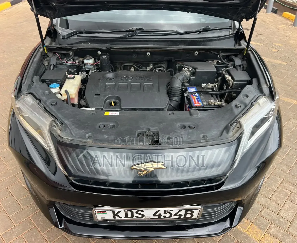 Toyota Harrier 2.0 2017 Black
