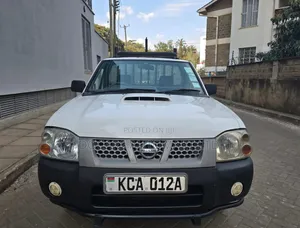 Nissan Hardbody 2013 White