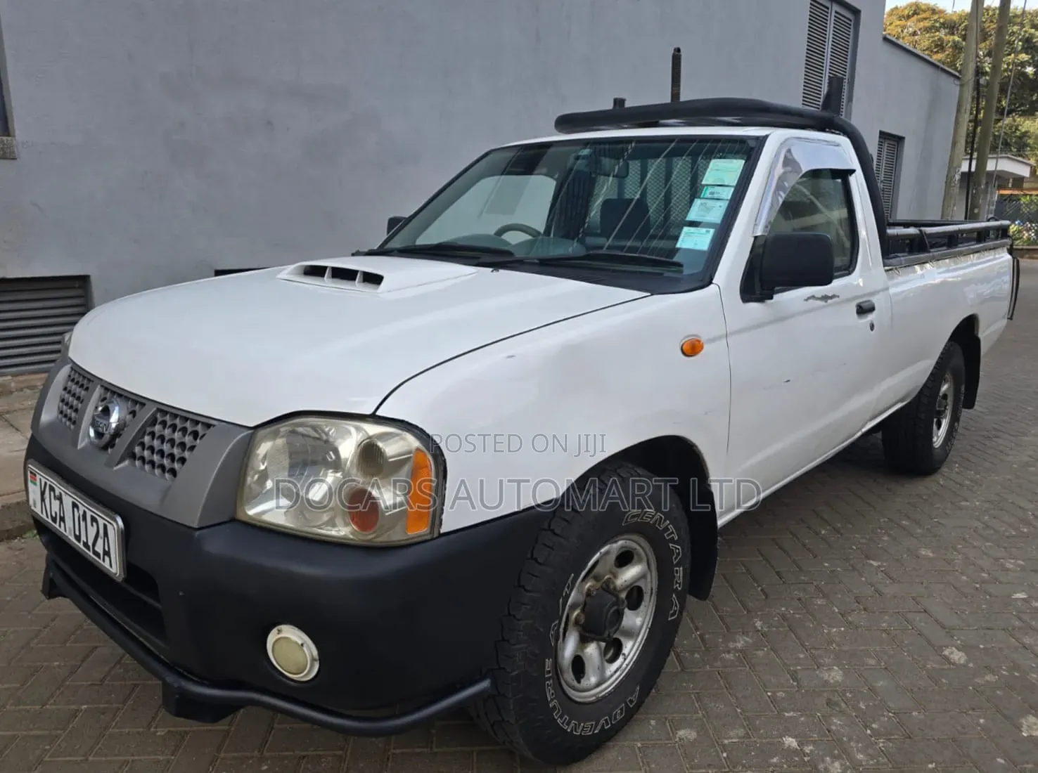 Nissan Hardbody 2013 White