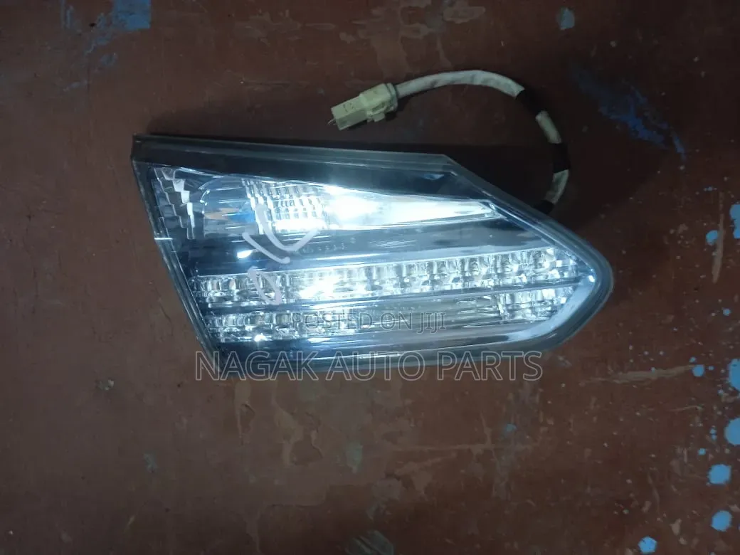 Toyota Sai 2009 Bootlight