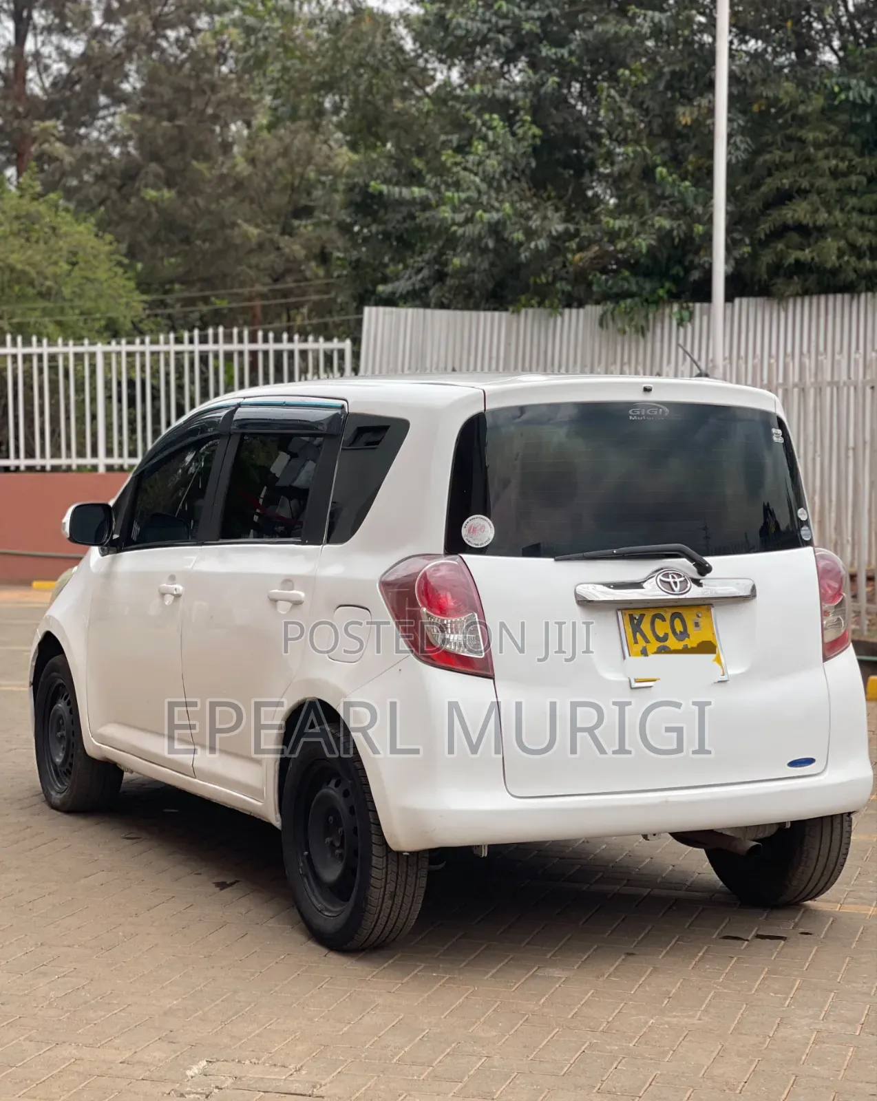 Toyota Ractis 1.3 FWD 2010 White