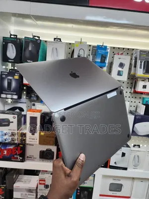 Laptop Apple MacBook Pro 2017 16GB Intel Core i5 SSD 256GB