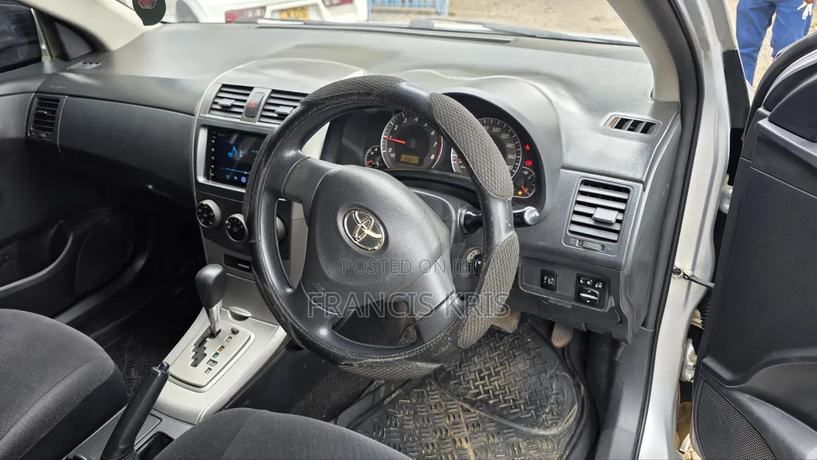 Toyota Corolla Fielder 2011