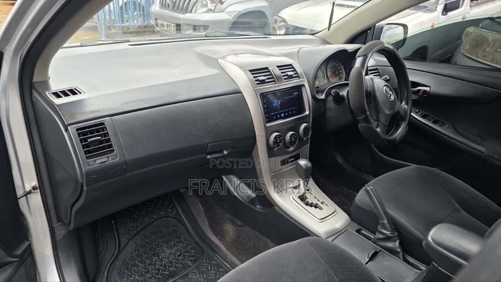 Toyota Corolla Fielder 2011
