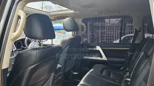 Toyota Land Cruiser 2010 Black
