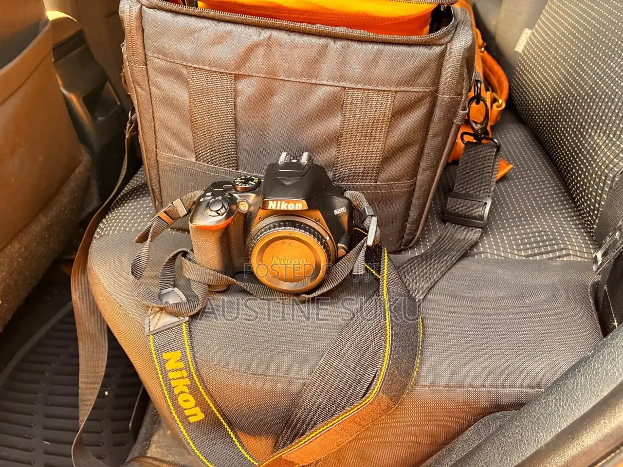 Nikon D 3500