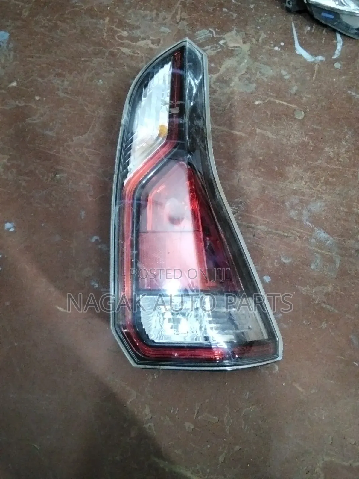 Nissan Serena 2015 Taillight