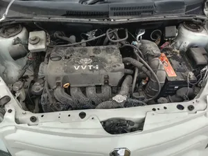 Toyota IST 2004 White