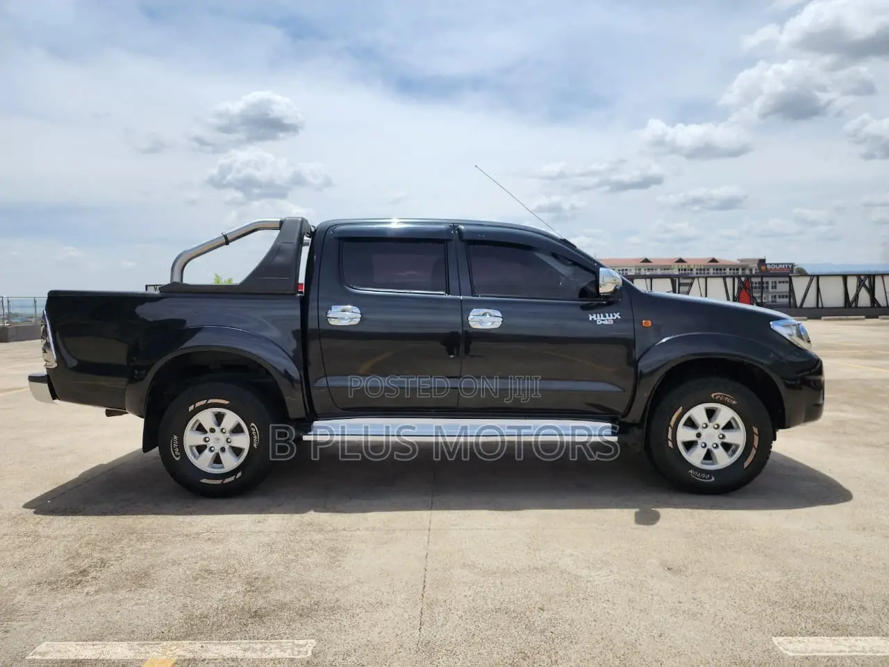 Toyota Hilux 2012 Black