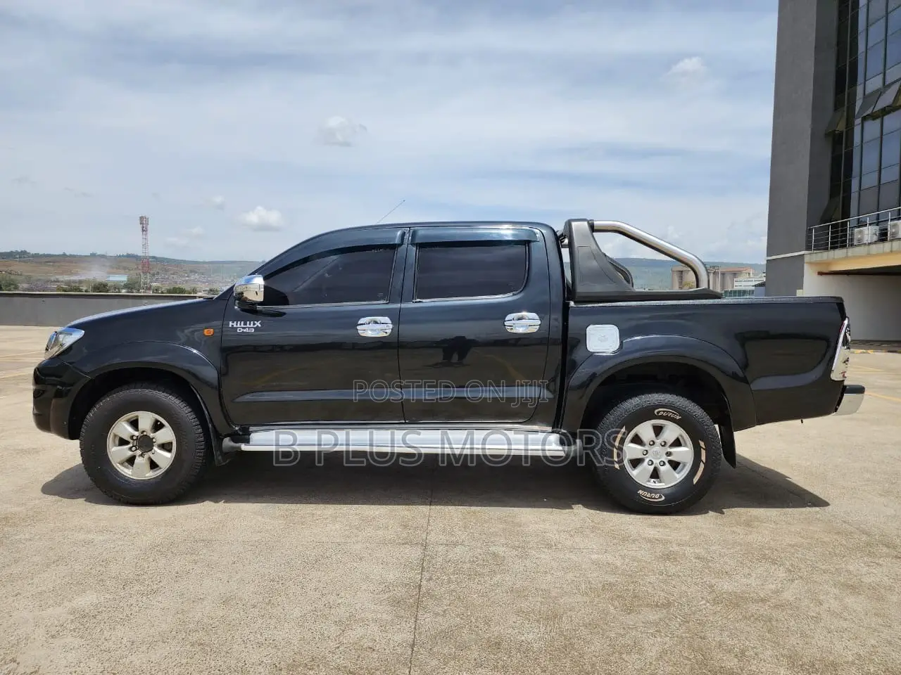 Toyota Hilux 2012 Black