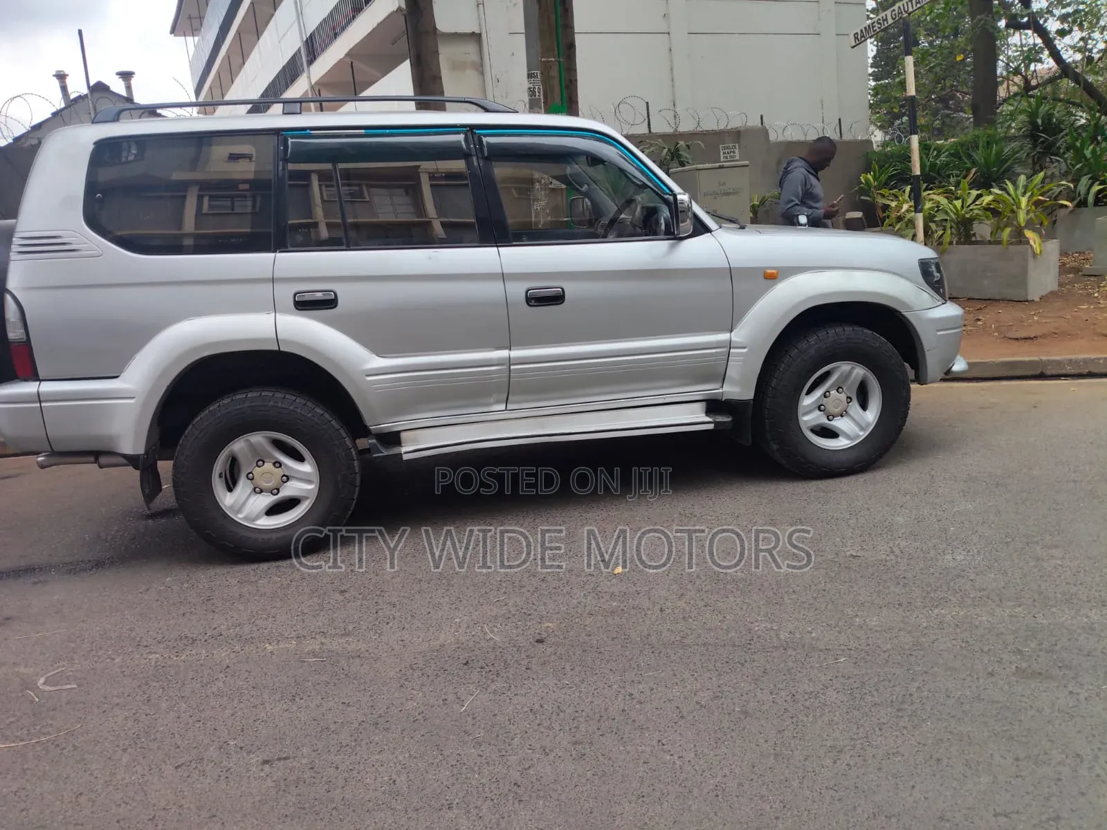 Toyota Land Cruiser Prado 2001 Silver