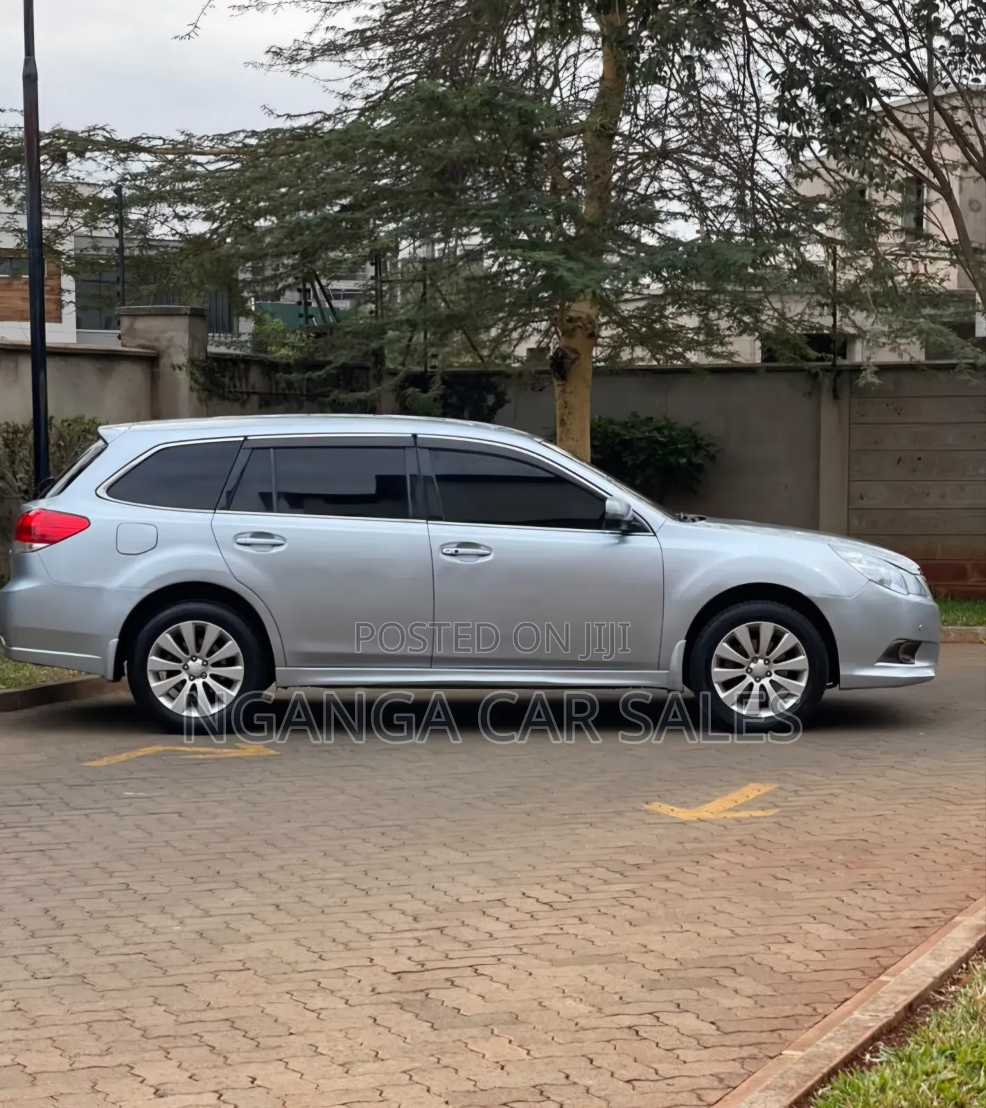 Subaru Legacy 2011 Silver