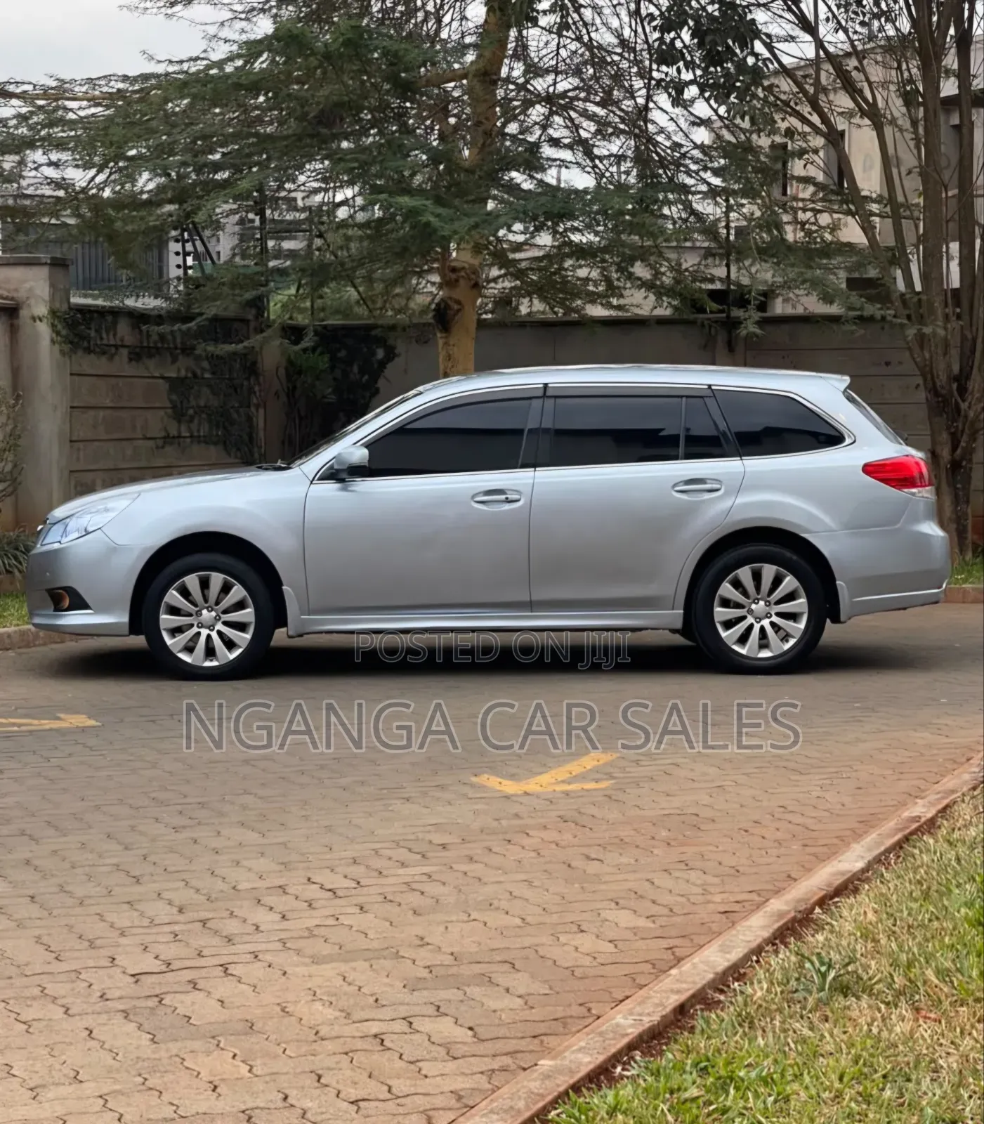 Subaru Legacy 2011 Silver