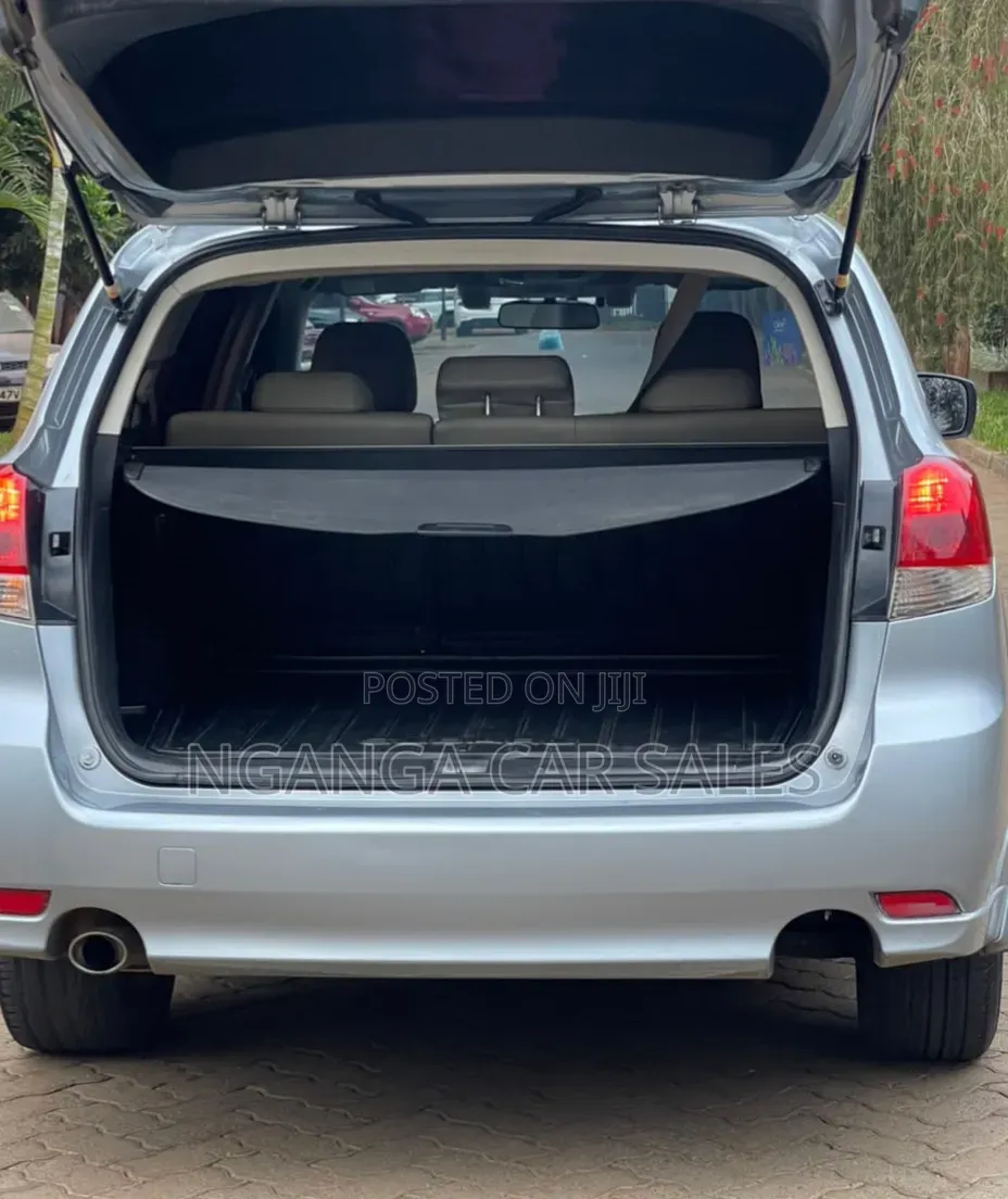 Subaru Legacy 2011 Silver