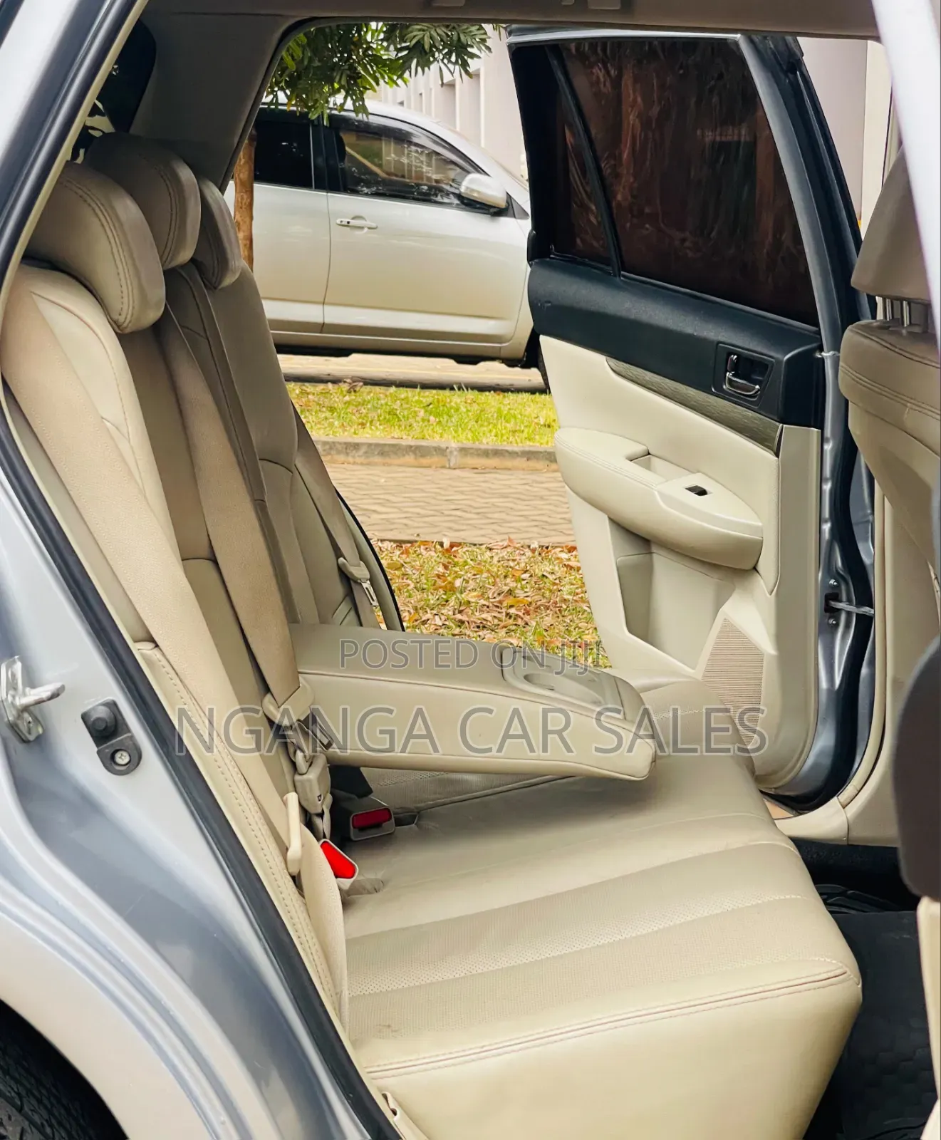 Subaru Legacy 2011 Silver
