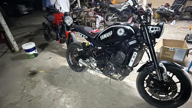 Yamaha 2016 Black - thumbnail 2