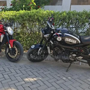 Yamaha 2016 Black