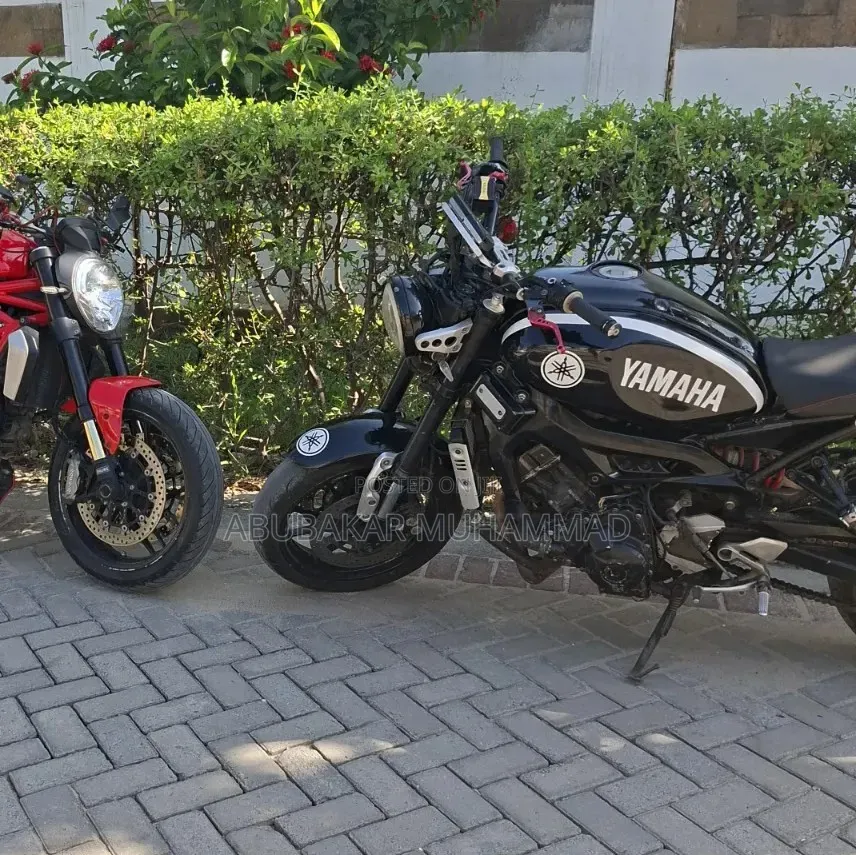 Yamaha 2016 Black