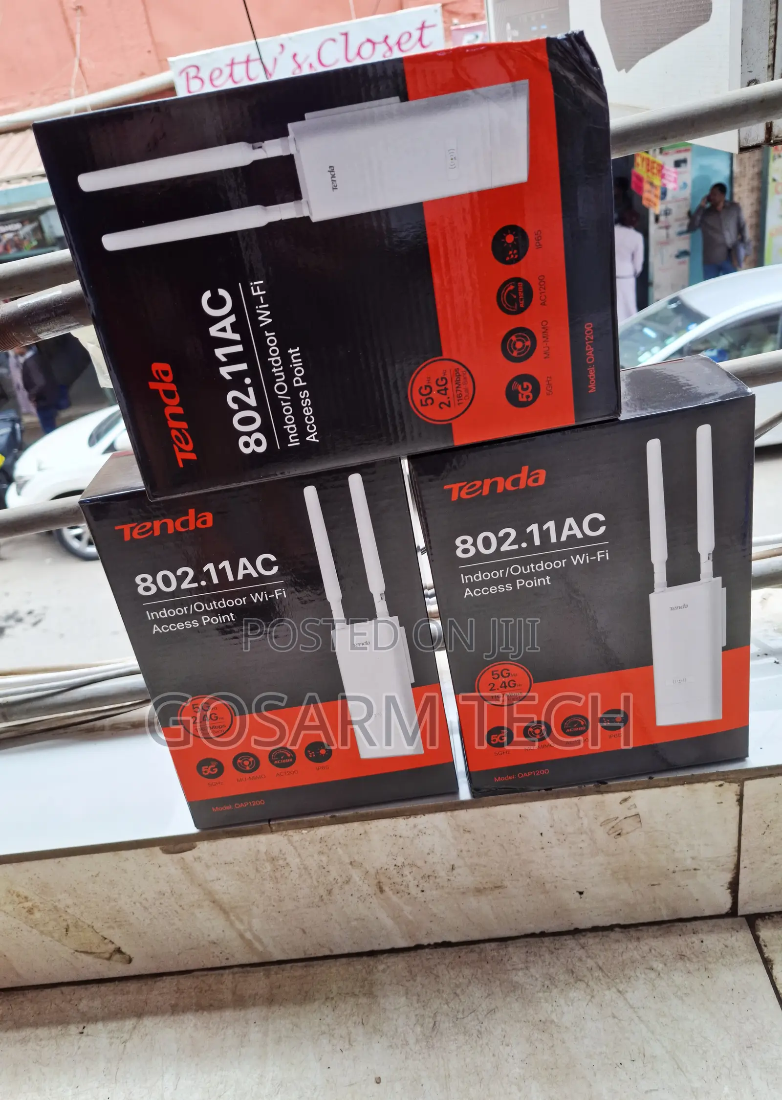 Tenda OAP1200 AC1200 Dual-Band Outdoor Wi-Fi Access Point