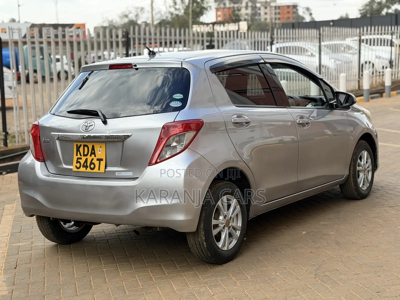 Toyota Vitz 1.3 FWD 5dr 2013
